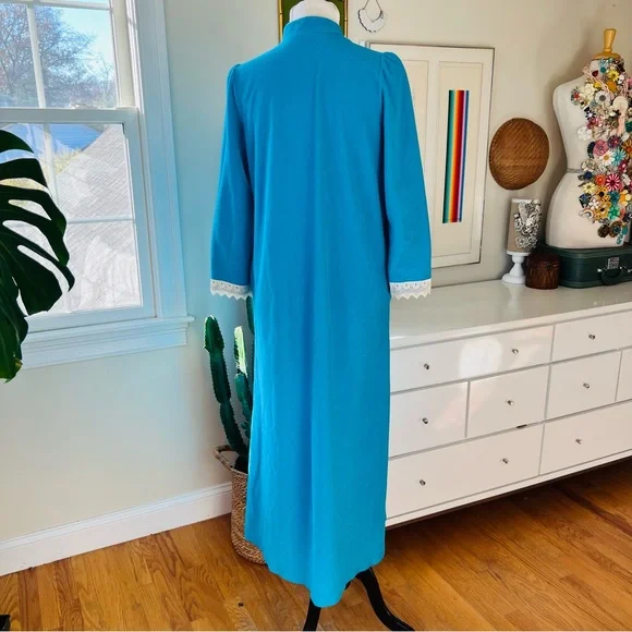 Vintage 60s/70s Blue Terry Cloth House Dress Loungewear Robe w/ White Lace Trim - Picture 3 of 13